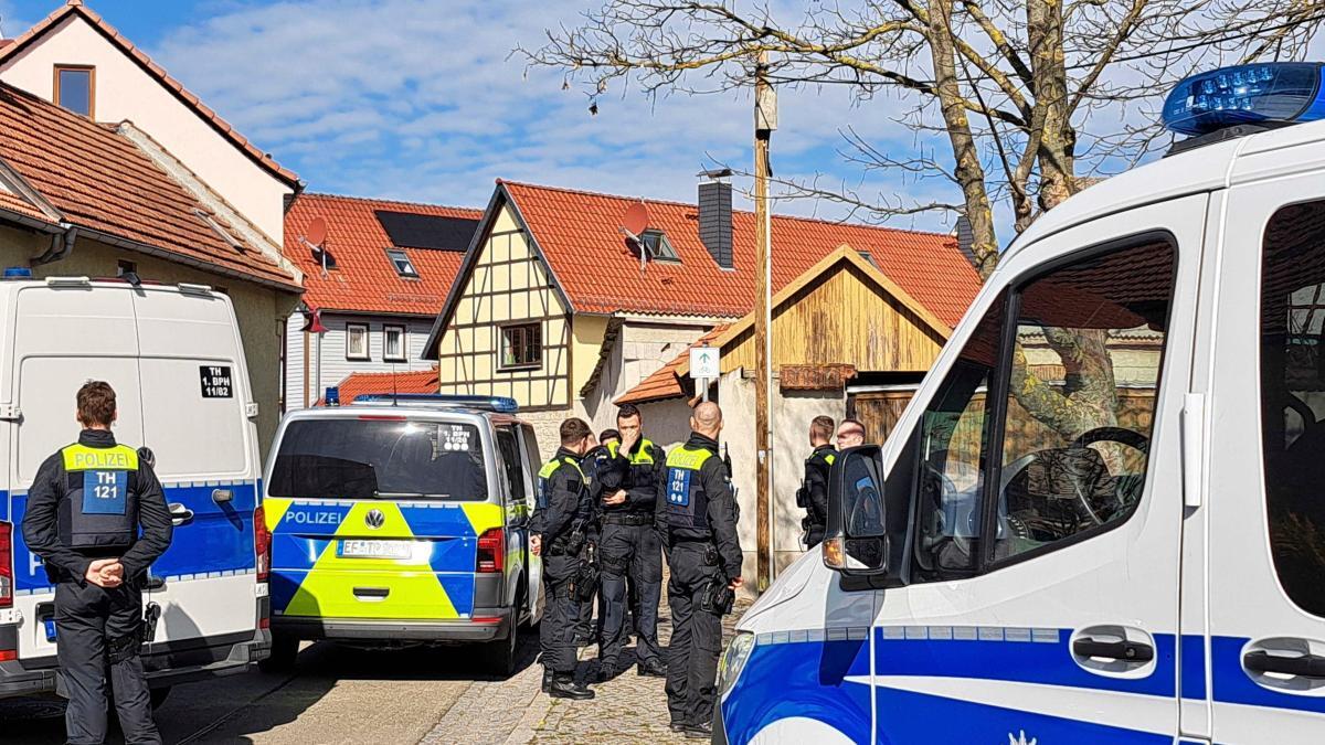 Thüringen: 49 Jahre alter Polizist soll eigene Familie erschossen haben
