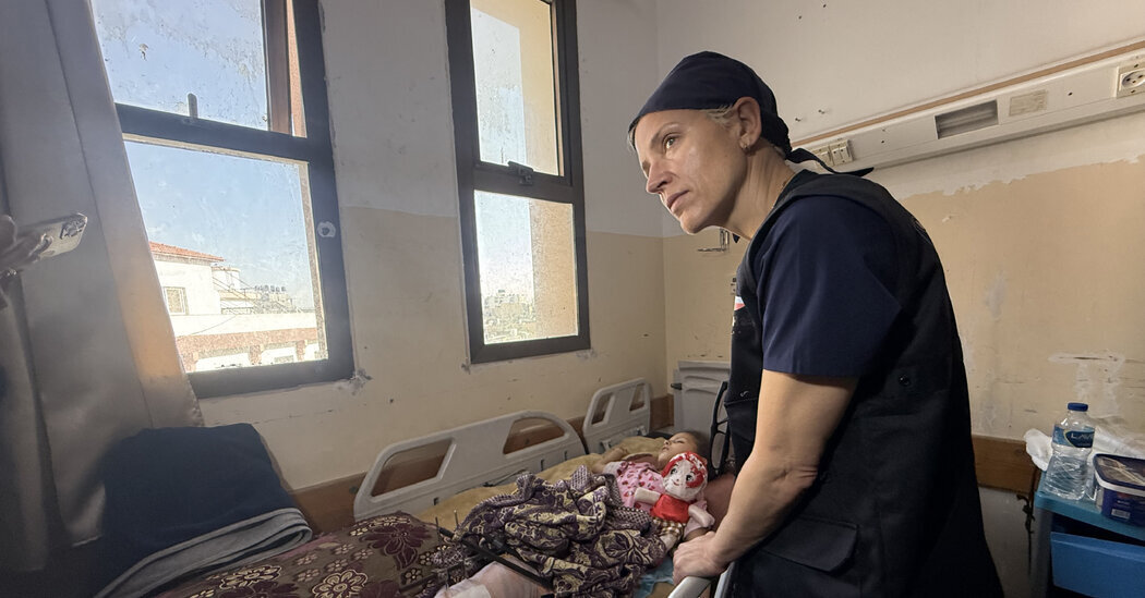 Dr. Victoria Rose at Nasser Hospital in southern Gaza in May, in a picture distributed by Anadolu Agency, a Turkish state news outlet. “I’ve not seen this volume and this intensity before,” she said of the traumatic injuries she treated.