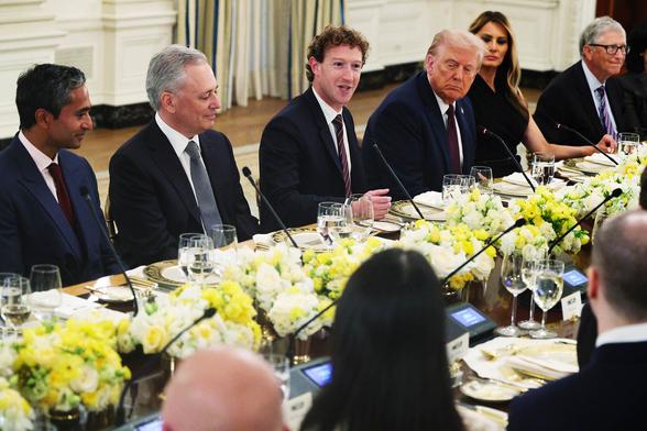 The ‘three-sickbag spectacle’ of tech bros at the court o...