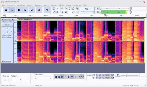 Darstellung des Spektrogramms einer Arbeitsversion eines meiner Stücke für »Absurd Null« in Audacity:MIt Worten kaum zu beschreiben… das, was die meisten Menschen Musik nennen würden, sieht jedenfalls anders aus. 
